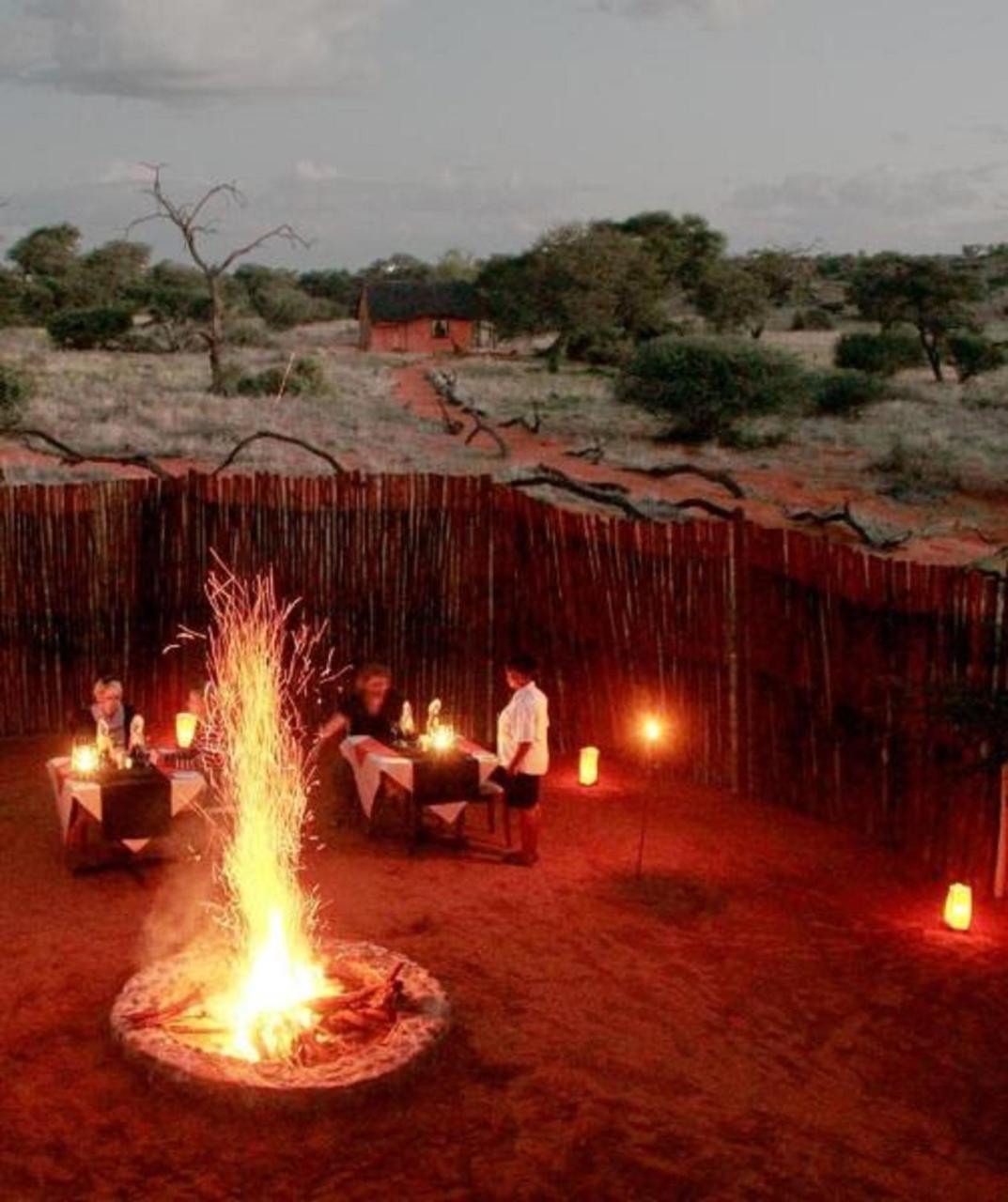 Camelthorn Kalahari Lodge Hoachanas Ngoại thất bức ảnh